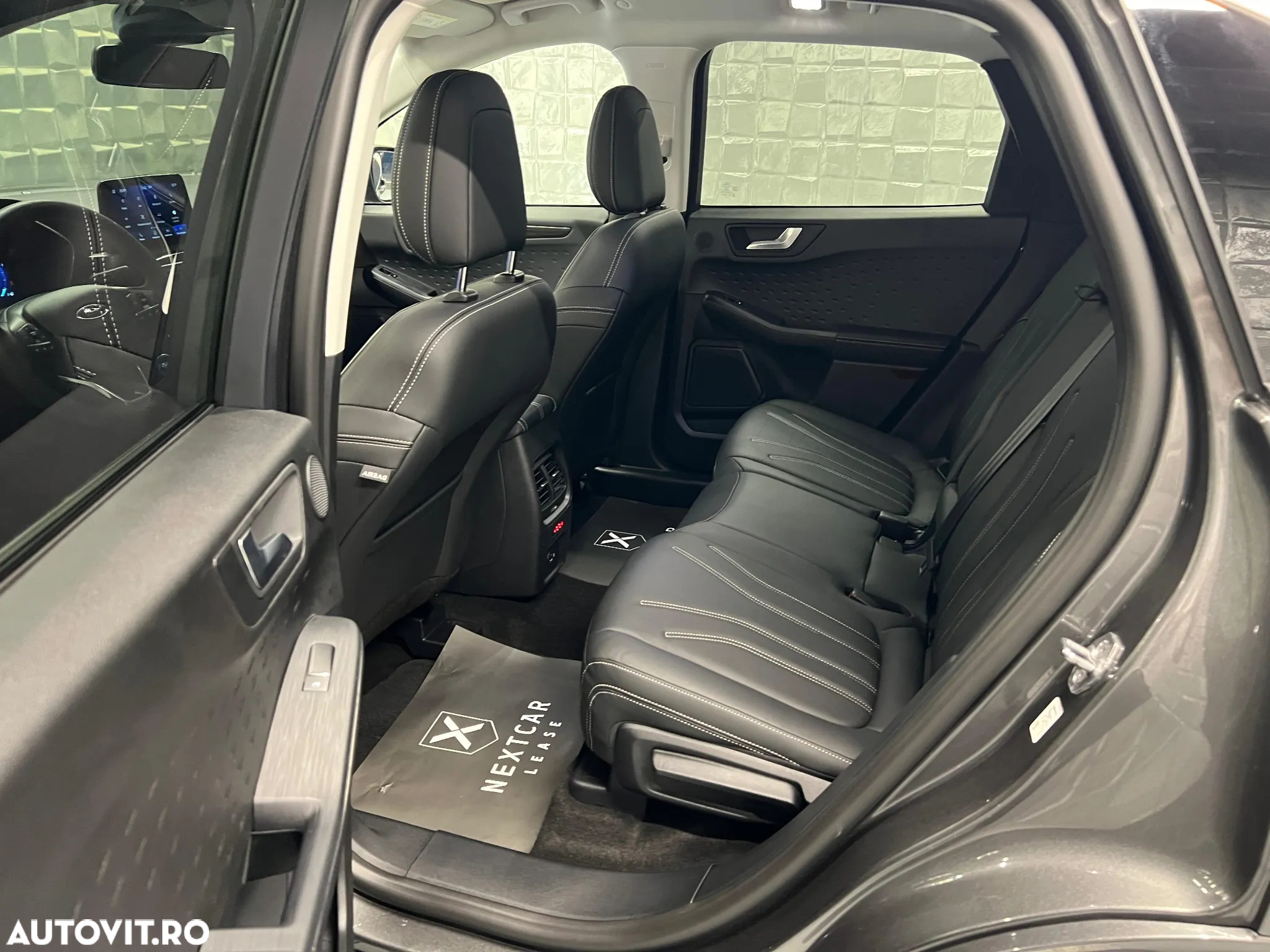Ford Kuga - 12