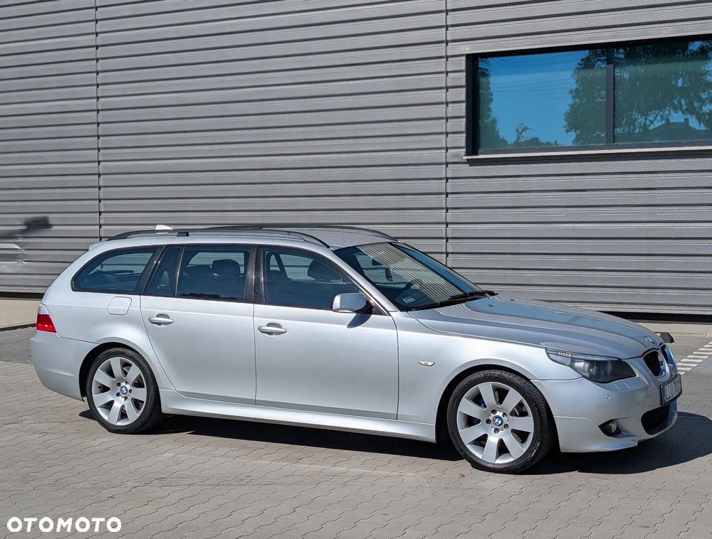 BMW Seria 5 545i - 16