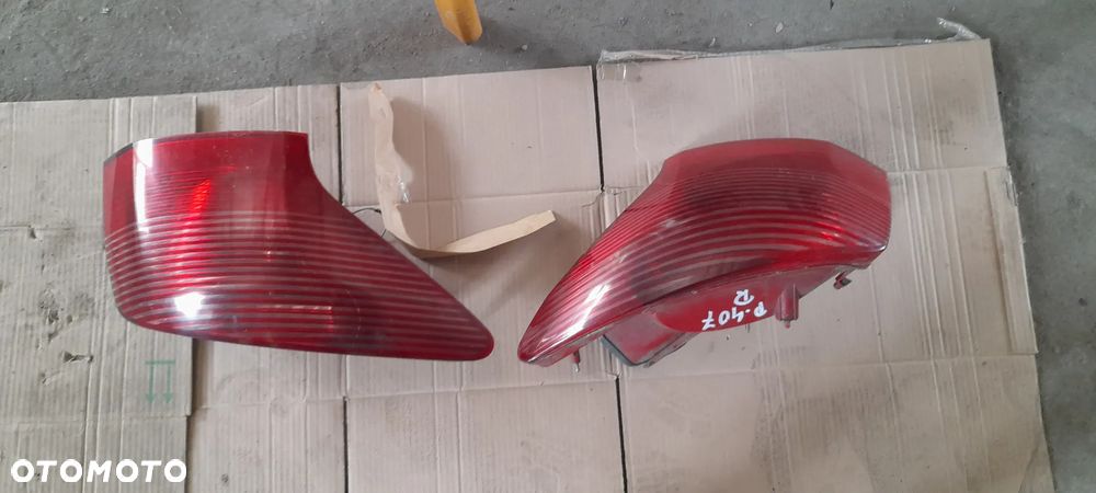 PEUGEOT 407 kombi lampa lewa prawa tylna - 1