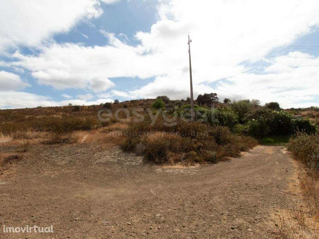 Lote de Terreno Rústico, com arrumos e armazéns em Caldeirinha - Ca... - Grande imagem: 4/31