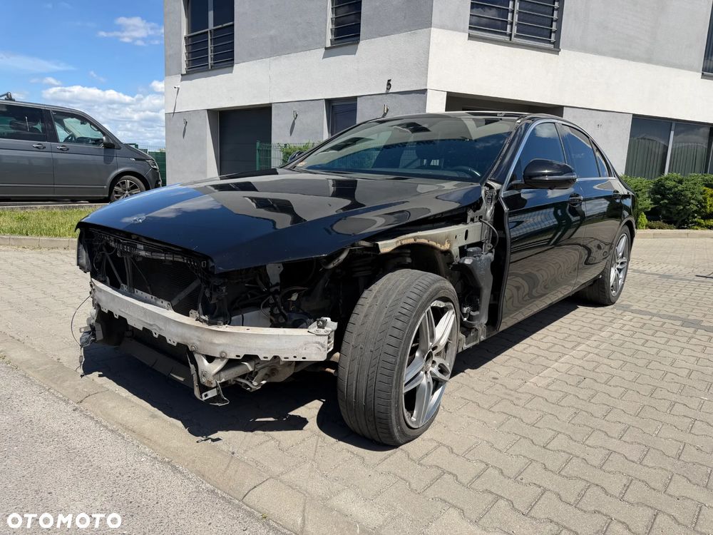 Mercedes-Benz Klasa E 220 d 4-Matic 9G-TRONIC - 5
