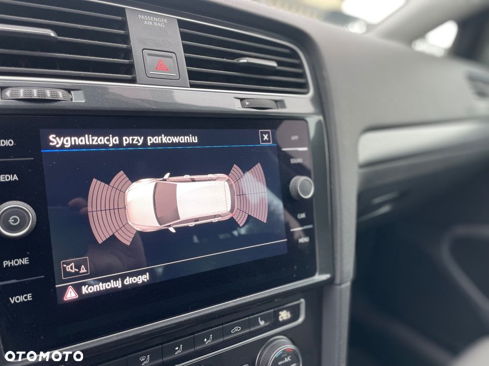 Volkswagen Golf 1.4 TSI BMT Comfortline - 28