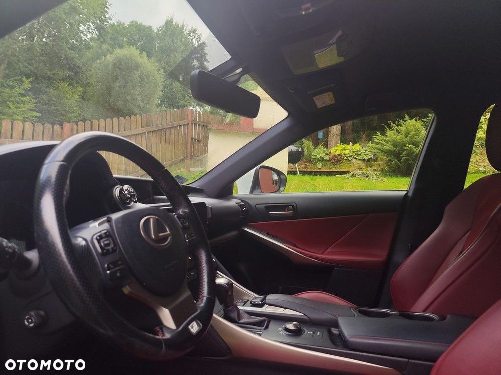 Lexus IS 200t F Sport - 36