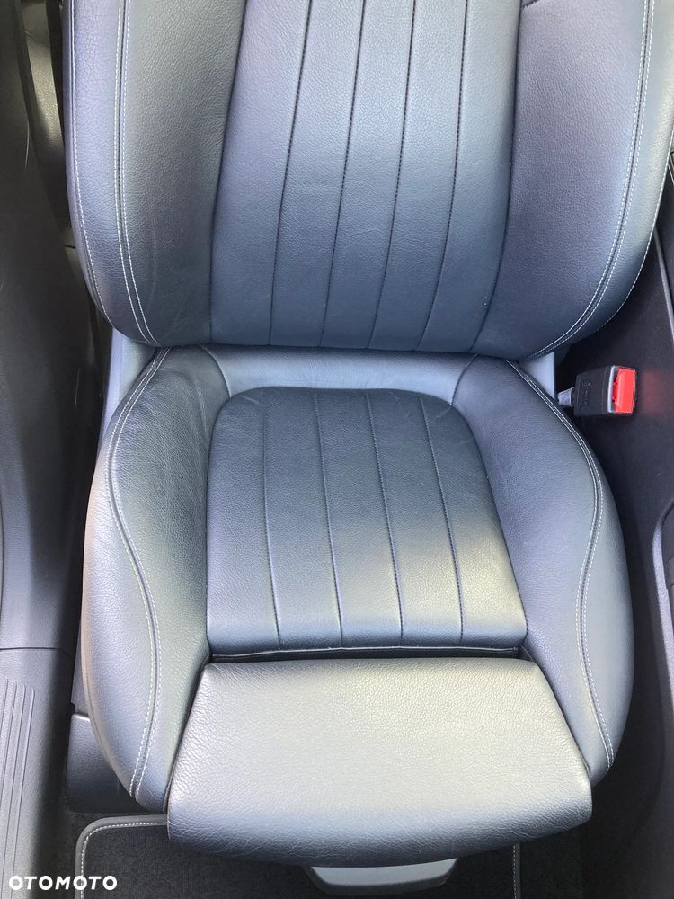 Mercedes-Benz GLA - 13