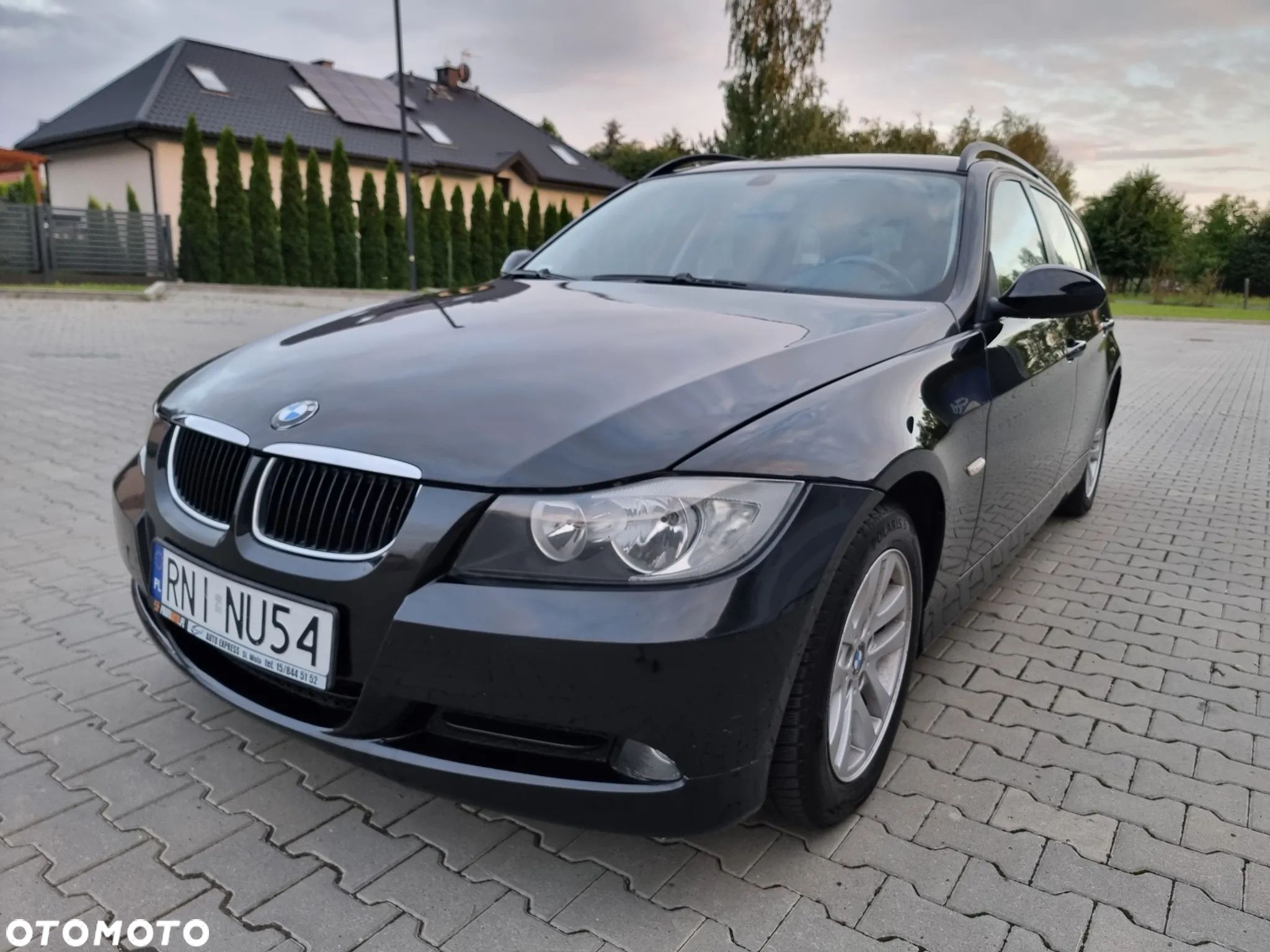 BMW Seria 3 320d DPF Touring - 1