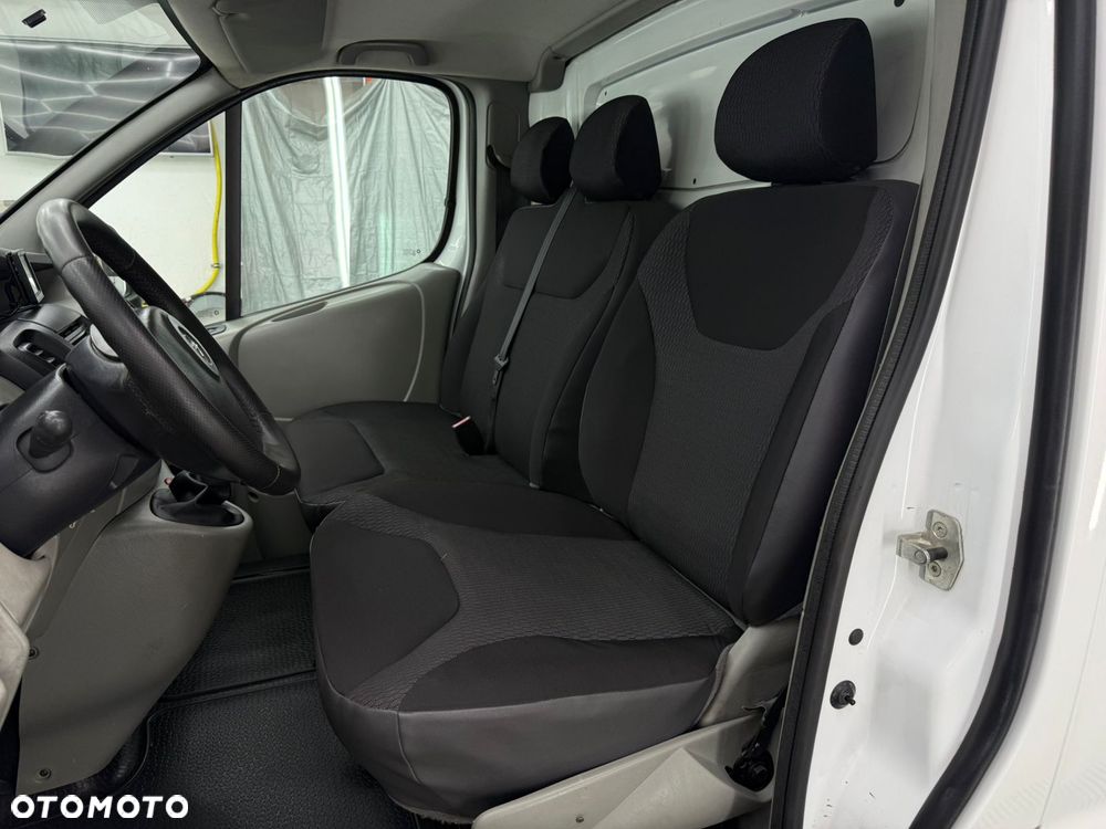 Opel Vivaro - 11