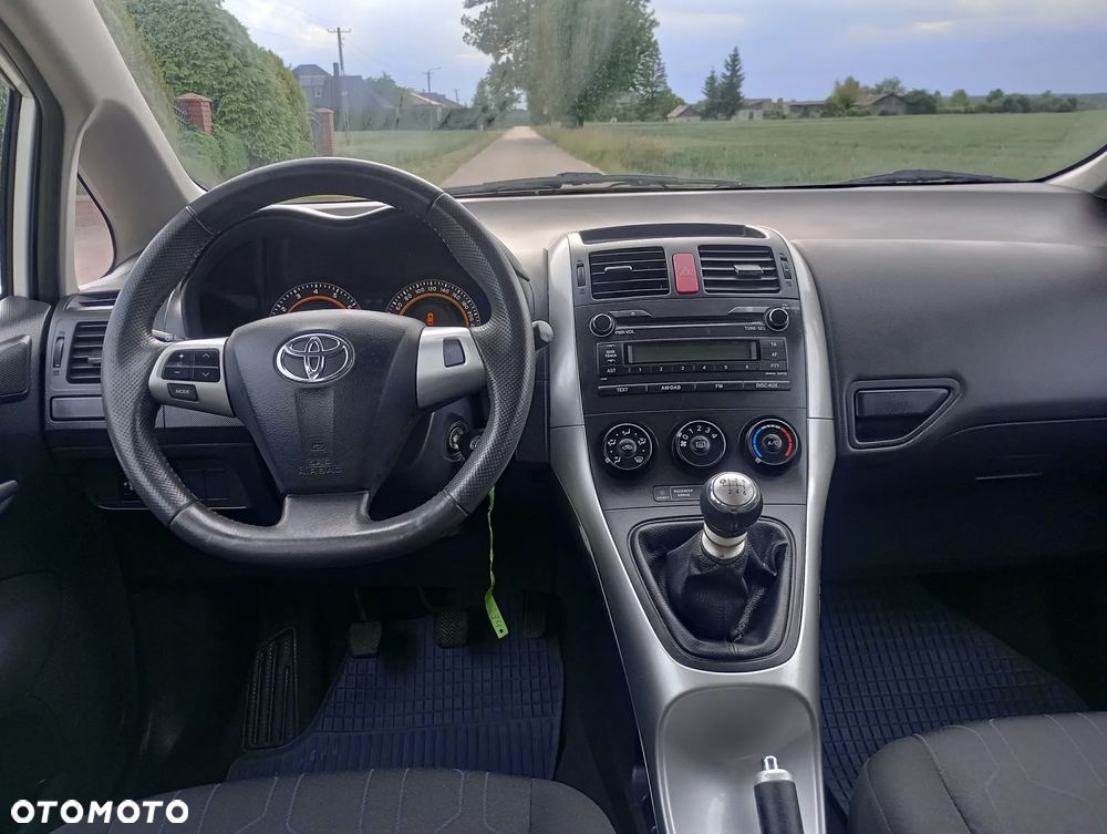 Toyota Auris 1.33 VVT-i - 8