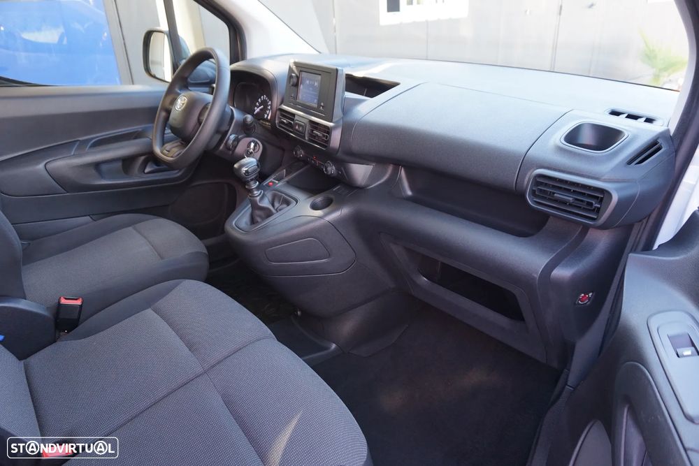 Toyota Proace City 1.5D 102 3 lug. Comfort IVA dedutível - 29
