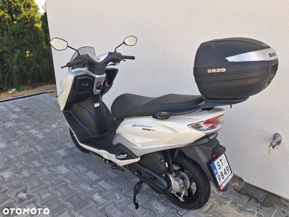 Suzuki Burgman - 12