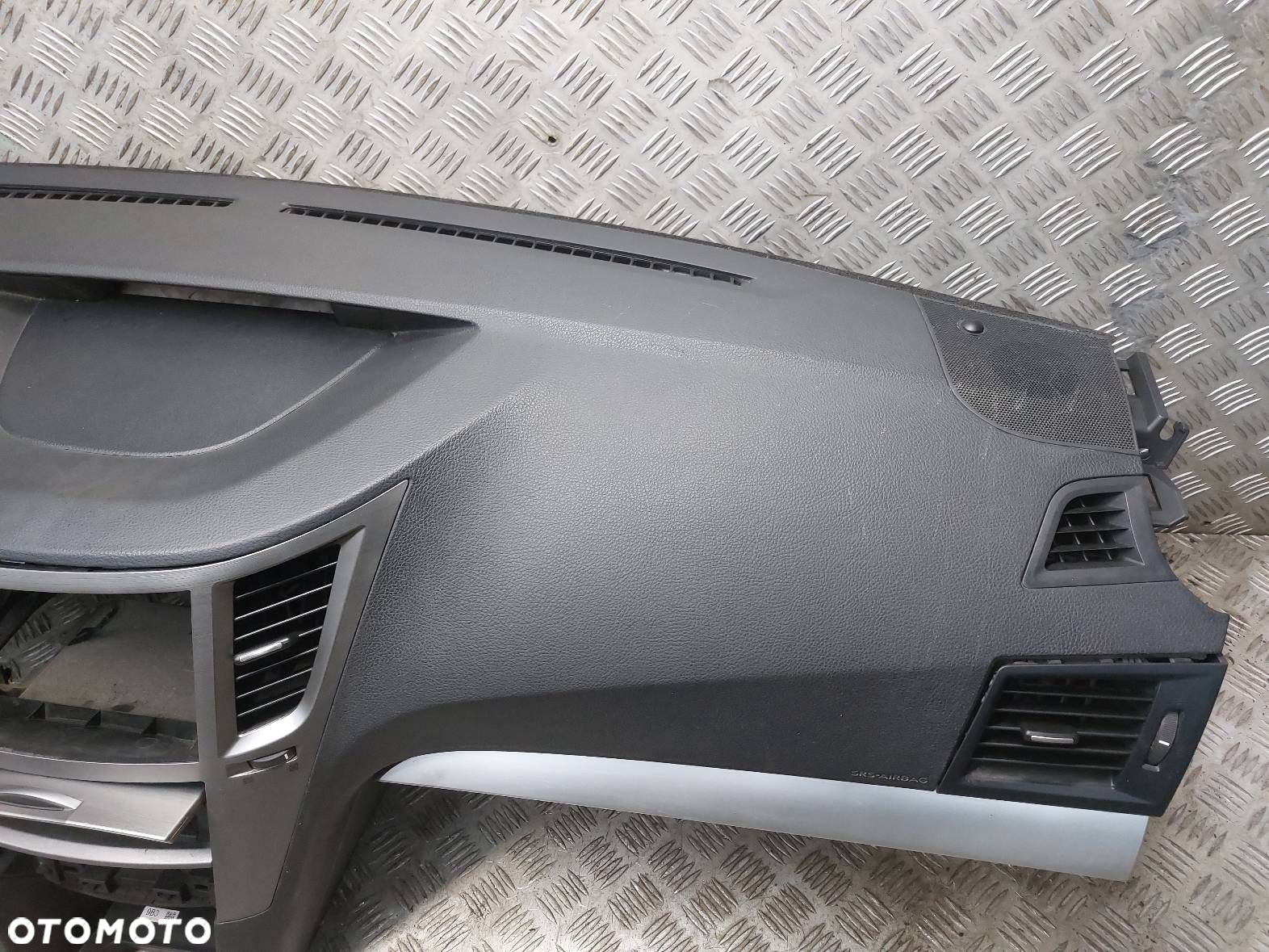 ZESTAW POSTRZAŁOWY KOKPIT SUBARU LEGACY V 2012R - 17
