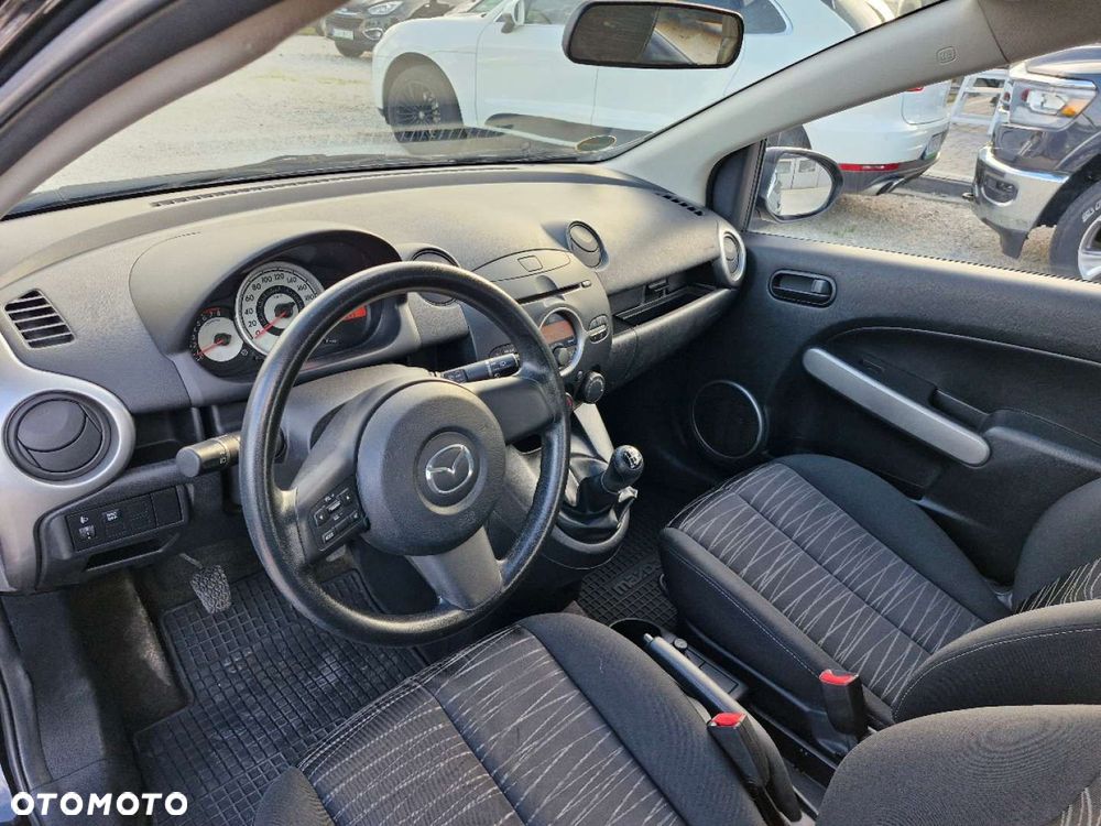 Mazda 2 - 15