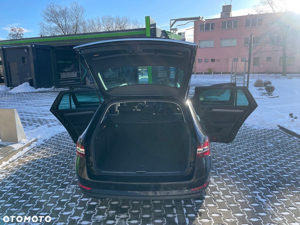 Skoda Superb ver-2-0-tdi-style-dsg - 5