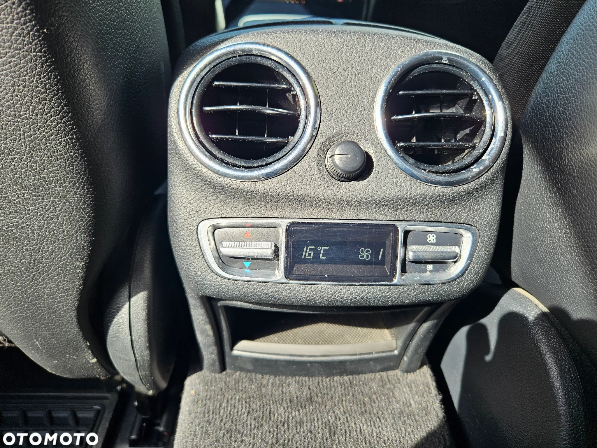 Mercedes-Benz Klasa C 200 4-Matic 9G-TRONIC - 18