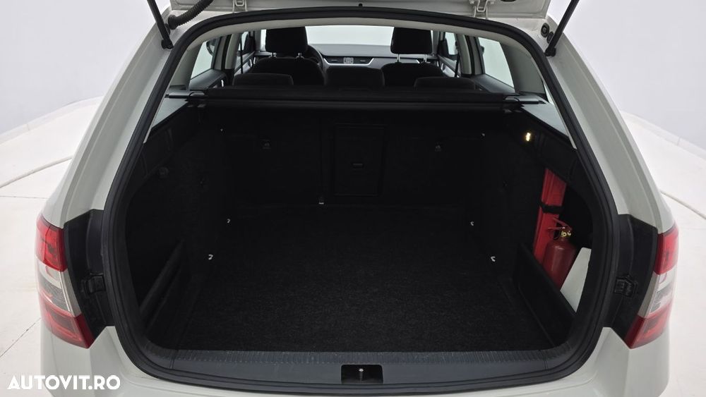 Skoda Octavia 1.6 TDI DSG Ambition - 25