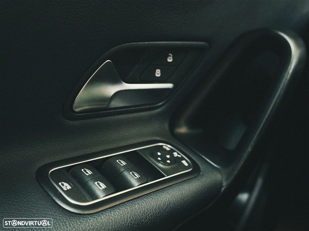 Mercedes-Benz CLA 180 - 21