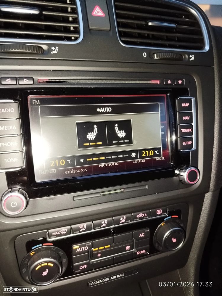 VW Golf 2.0 GTI DSG - 40