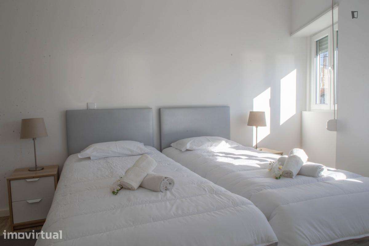 Quarto - localizado em Paranhos Porto - Grande imagem: 2/19