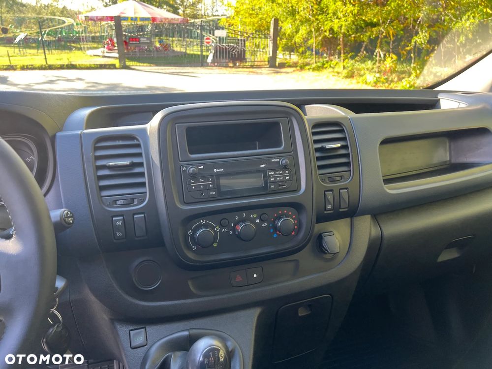 Opel Vivaro - 17