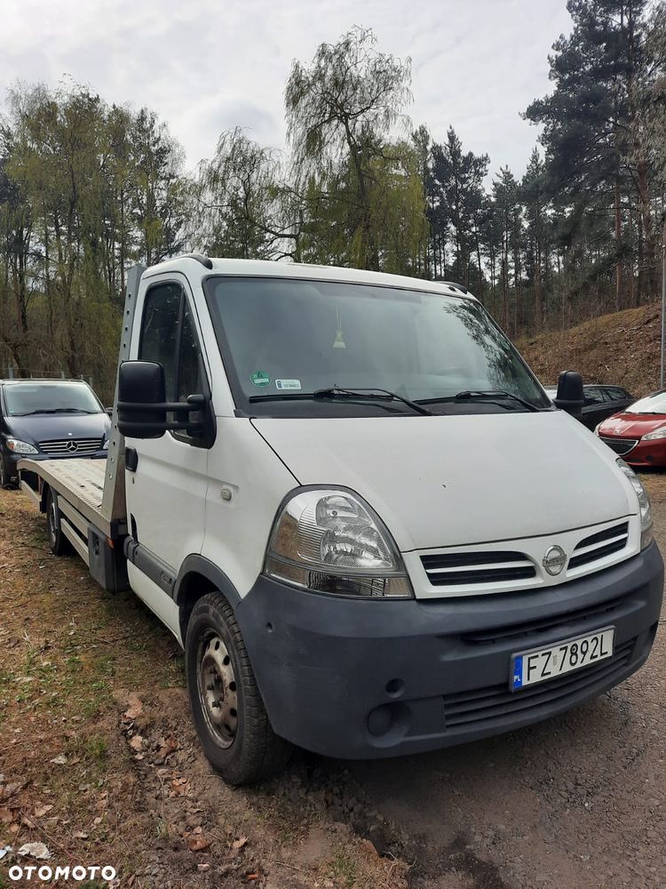 Nissan Interstar - 1