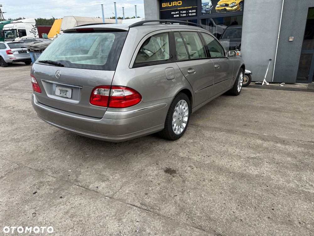Mercedes-Benz Klasa E 500 4-Matic T Elegance - 3