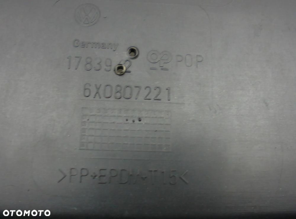 VW Lupo Zderzak Przód - 12