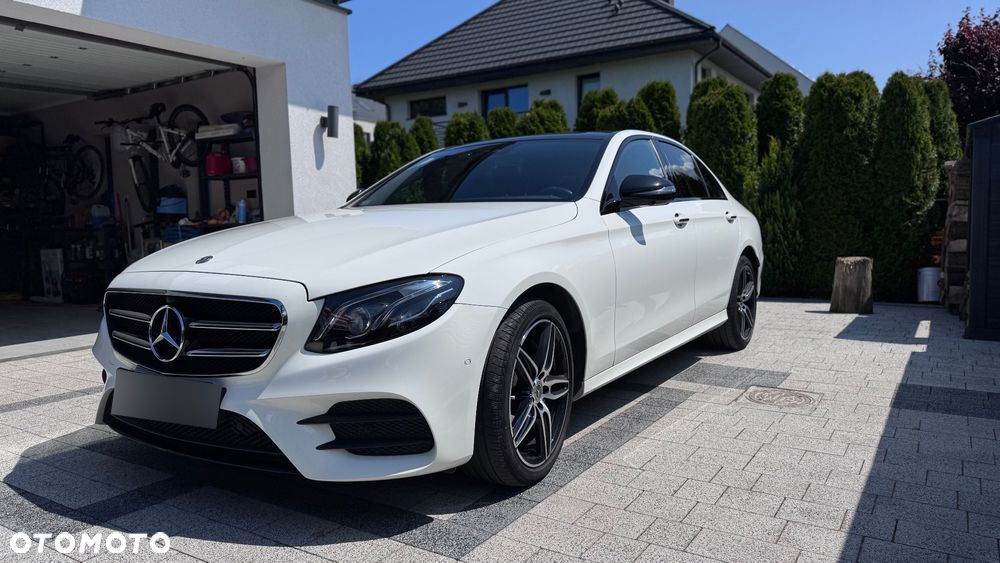 Mercedes-Benz Klasa E 220 d 4-Matic 9G-TRONIC - 2