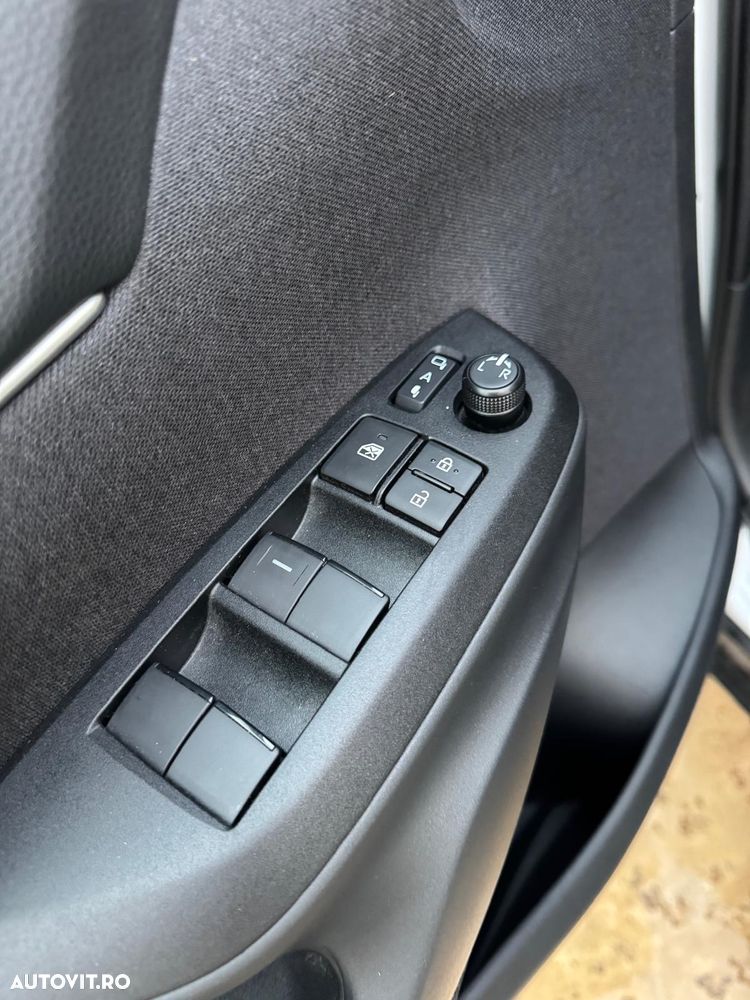 Toyota Yaris Cross 1.5 VVT-i HSD 4x2 Dynamic - 36