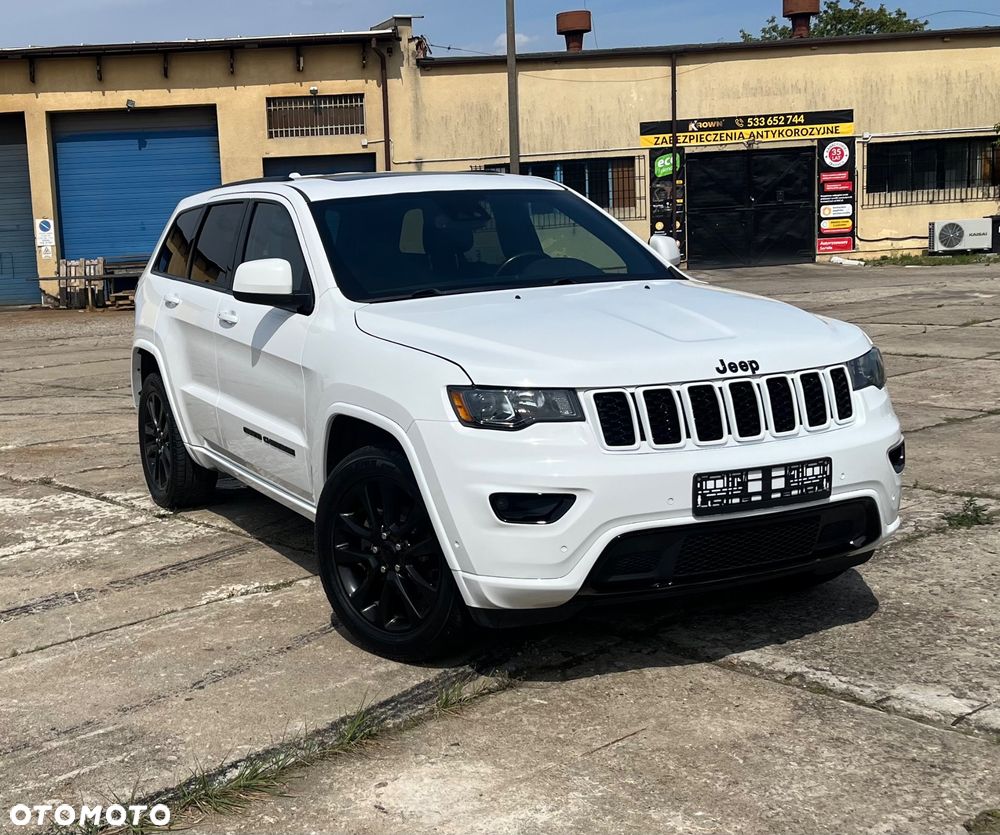 Jeep Grand Cherokee - 1