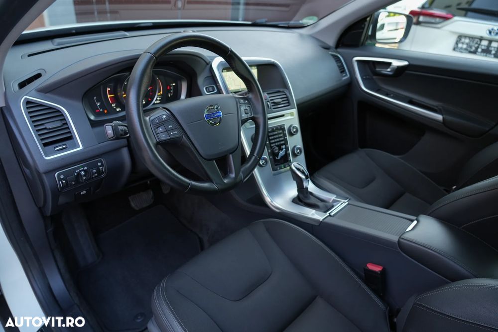 Volvo XC 60 D5 AWD Geartronic Summum - 17