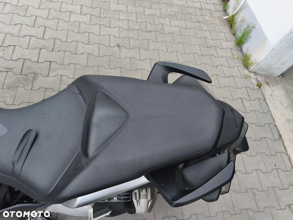 Honda VFR - 30