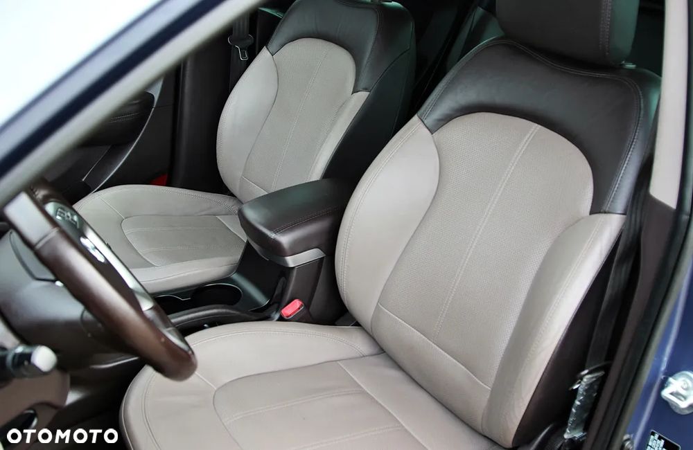 Hyundai ix35 2.0 4WD Premium - 21