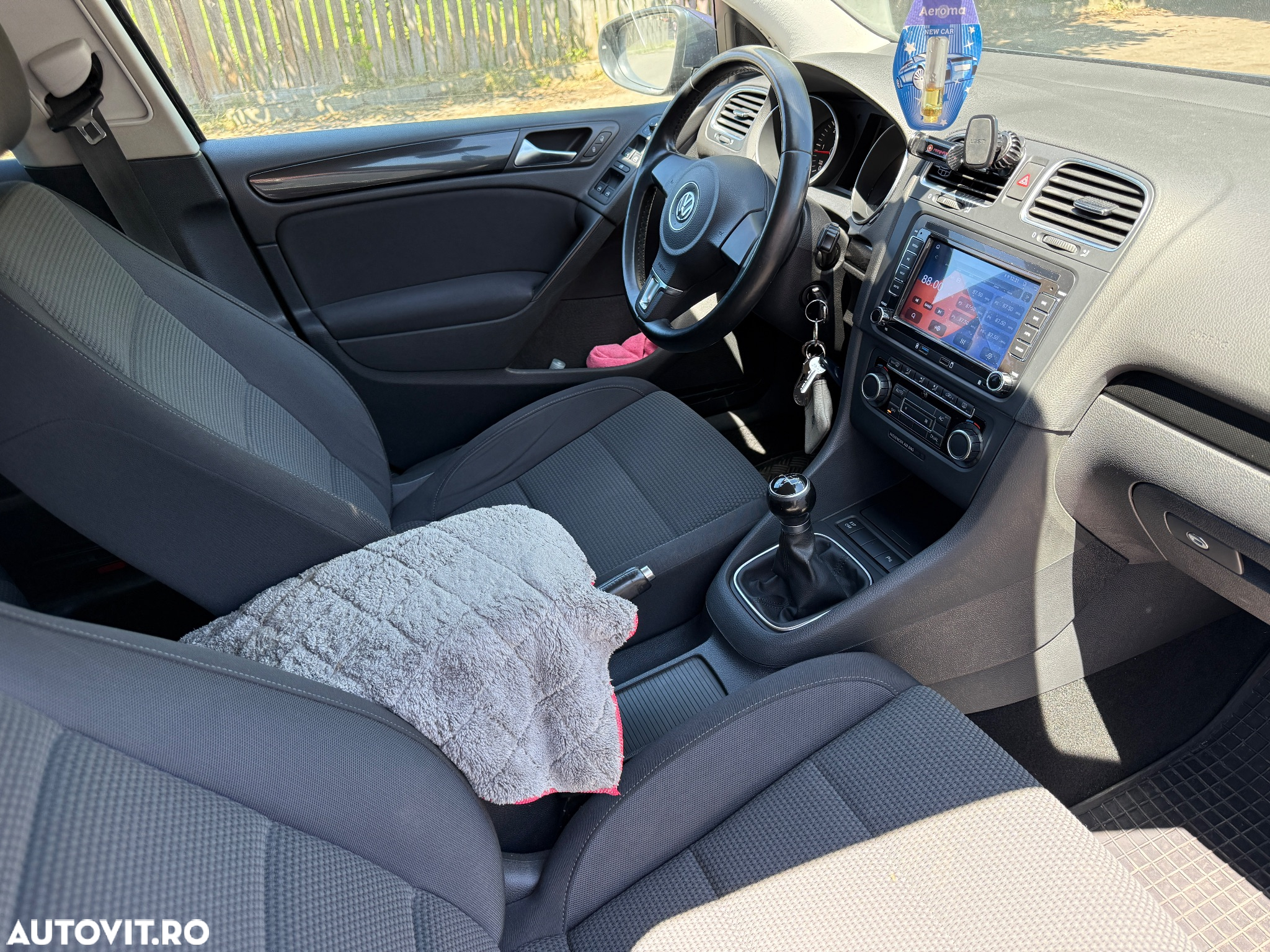 Volkswagen Golf 1.6 TDI BlueMotion Technology DPF Comfortline - 6
