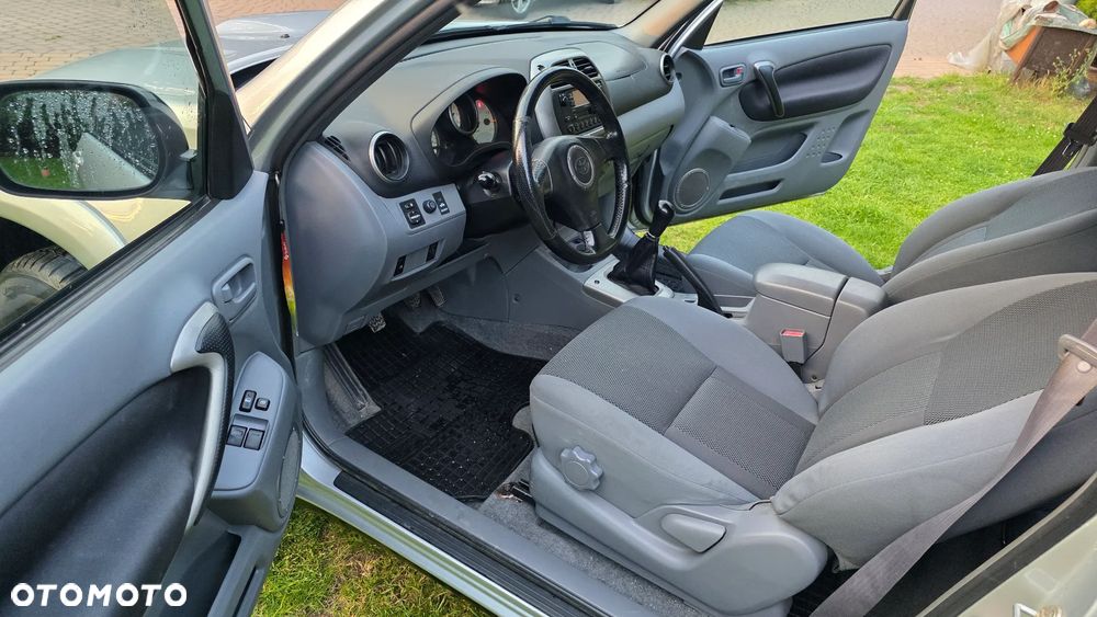 Toyota RAV4 4x4 Sol - 31