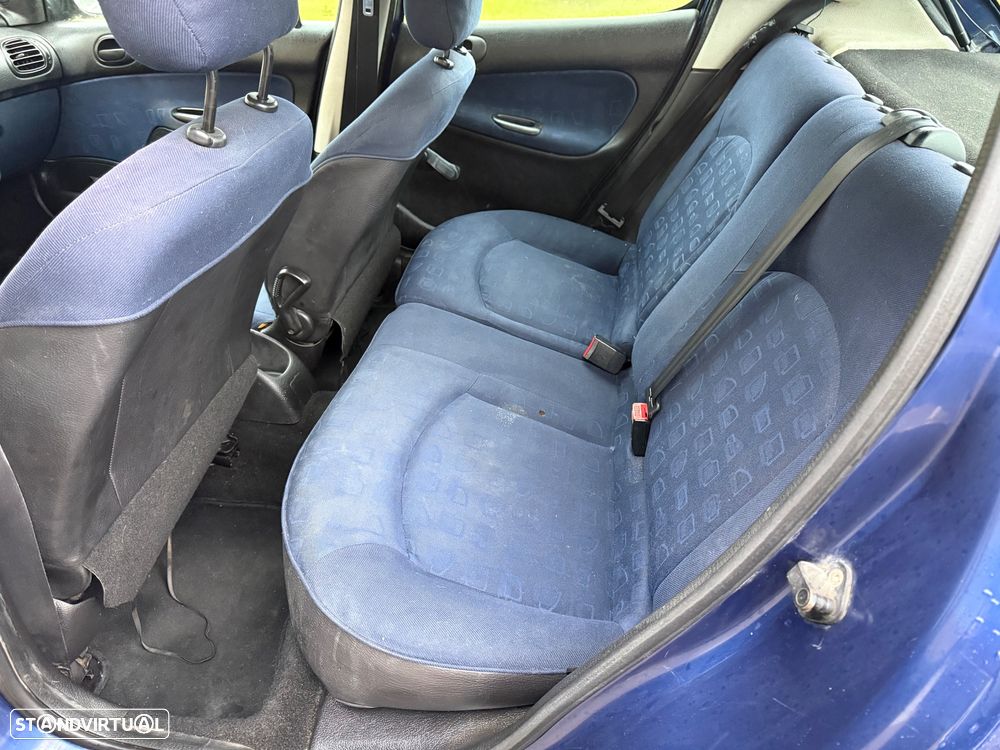 Peugeot 206 1.1 XR Présence - 11