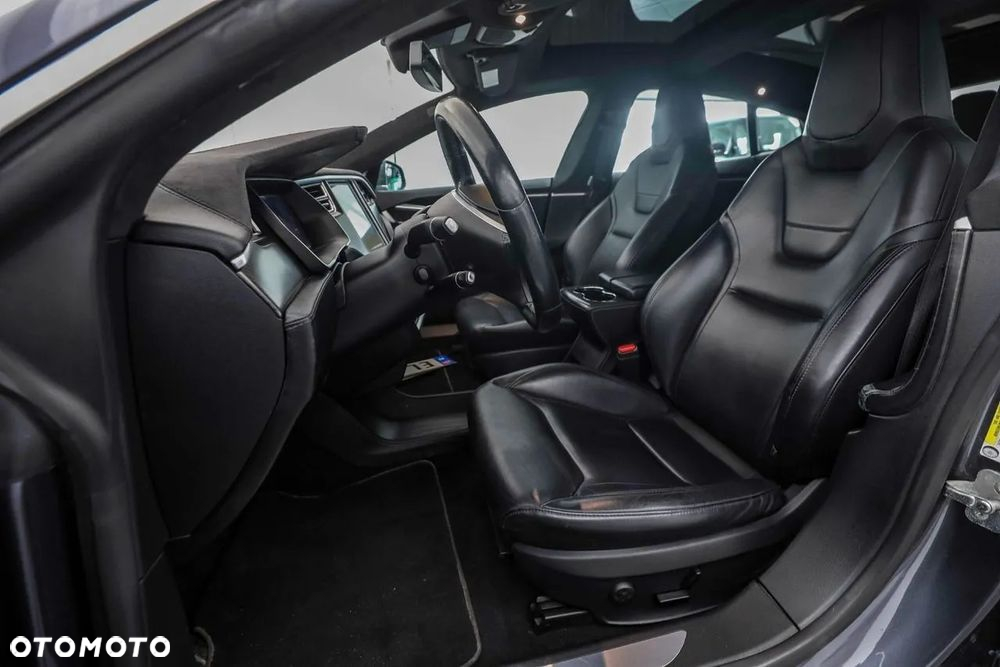 Tesla Model S D Performance - 10