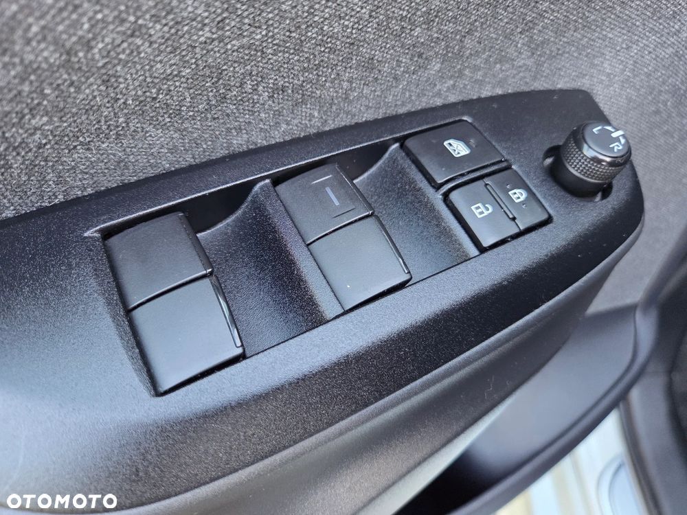 Toyota Yaris - 11