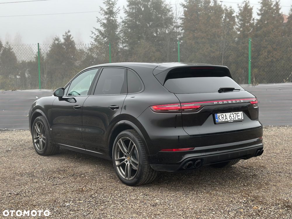 Porsche Cayenne - 14