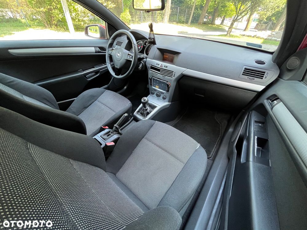 Opel Astra 1.6 Essentia - 18