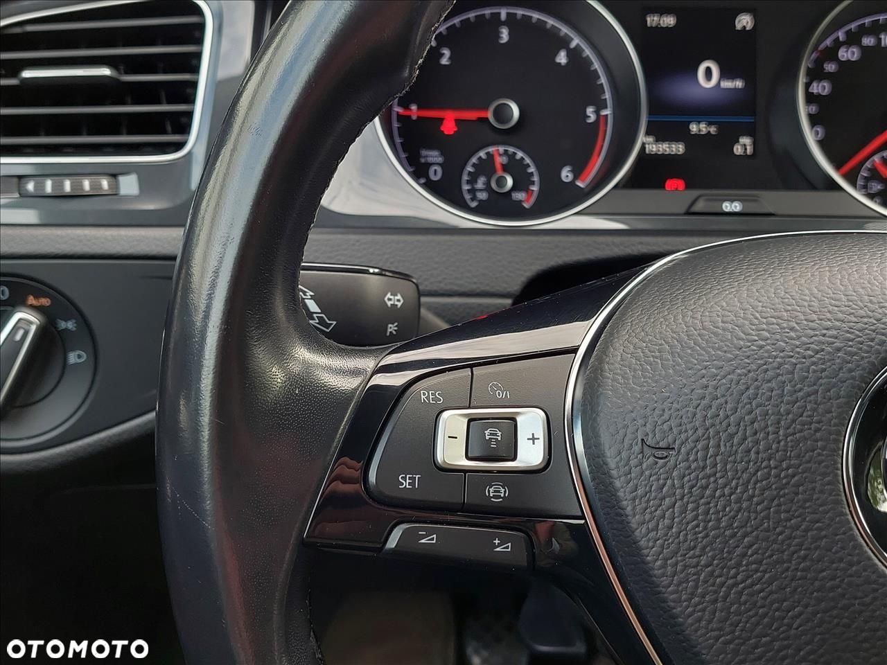 Volkswagen Golf VII 1.6 TDI BMT Comfortline - 13