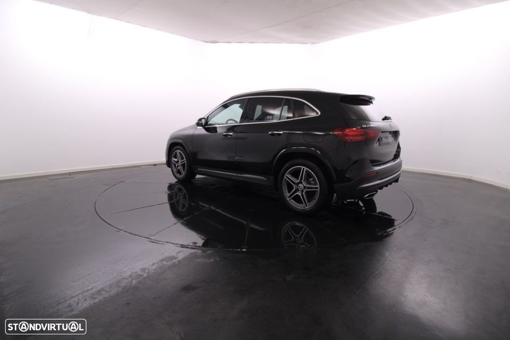 Mercedes-Benz GLA 180 d AMG Line - 4