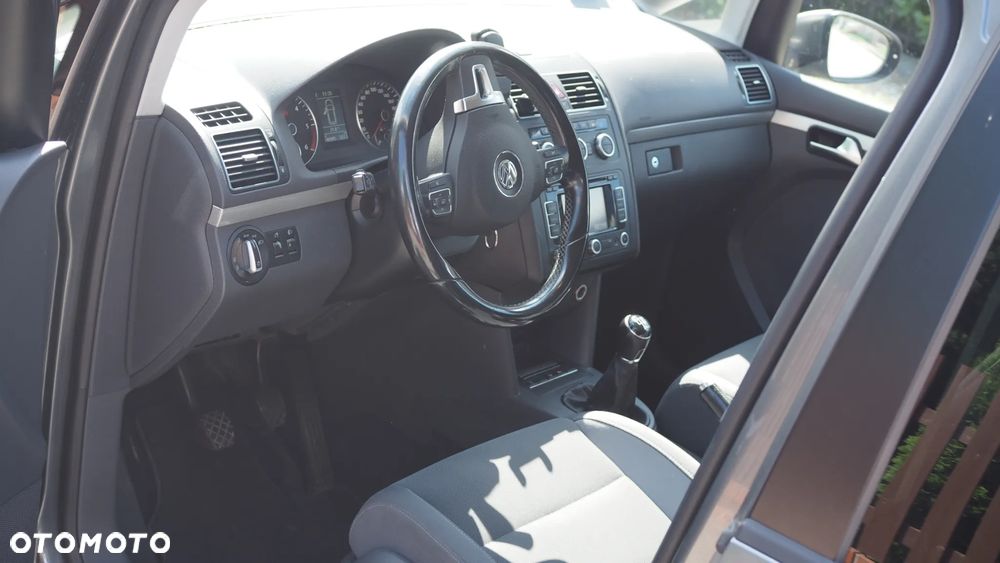Volkswagen Touran 2.0 TDI DPF Comfortline - 18