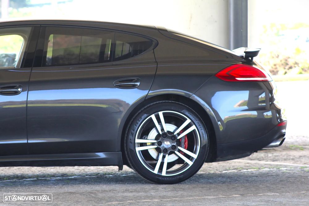Porsche Panamera Platinum Edition - 16