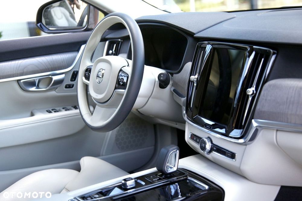 Volvo V90 T8 Recharge AWD Plus Dark - 12