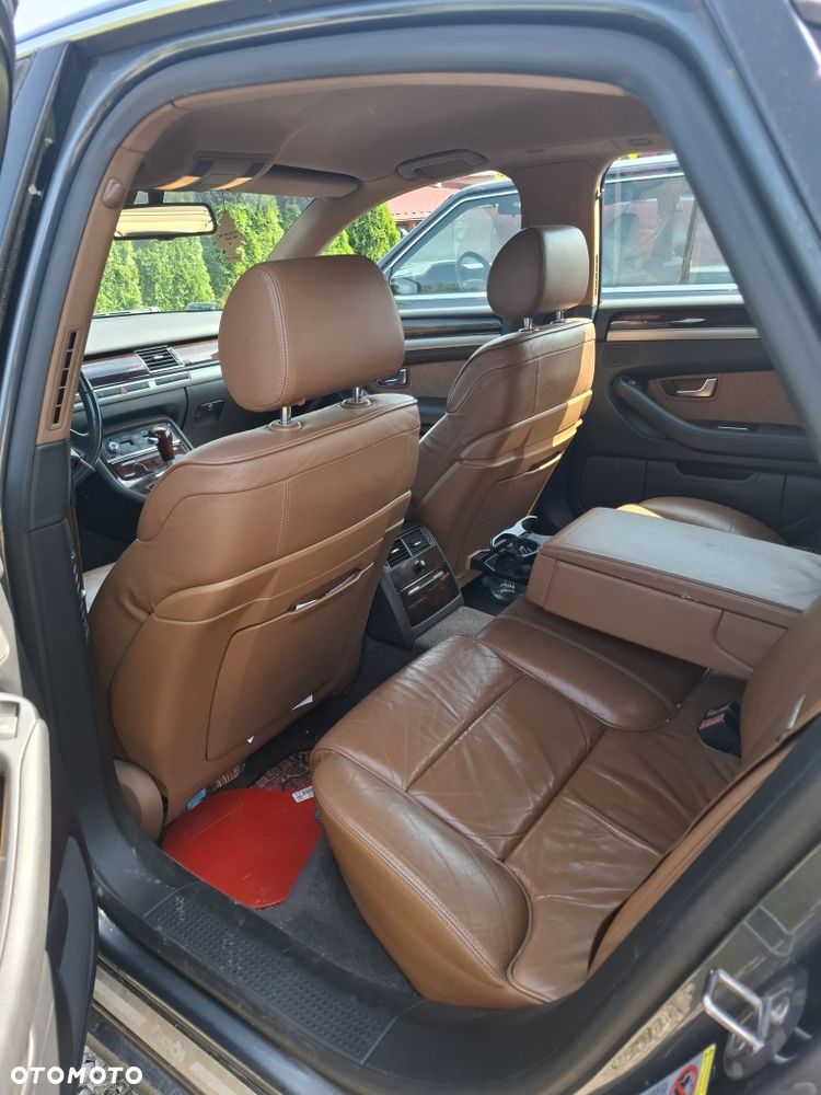 Audi A8 - 8
