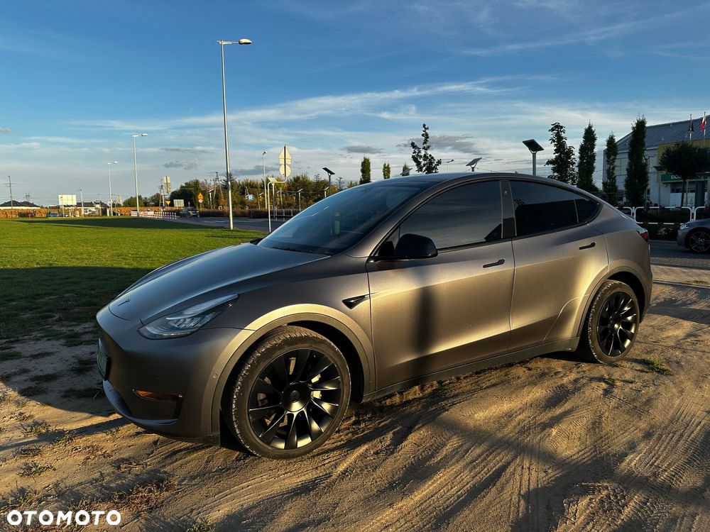 Tesla Y Model Long Range Dual Motor AWD - 1