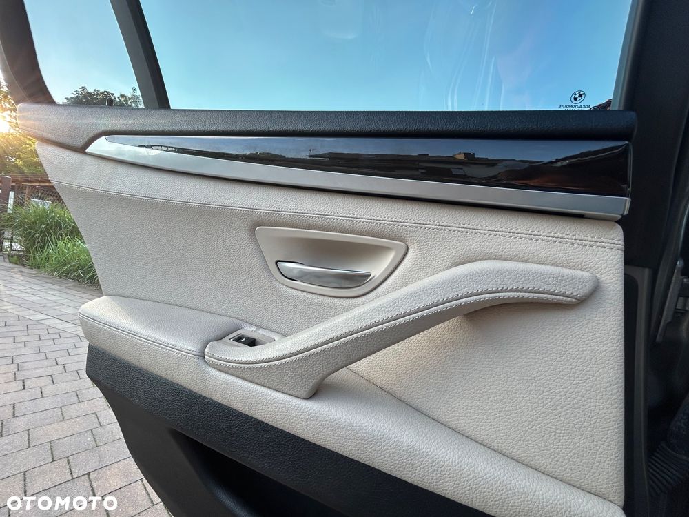 BMW Seria 5 520d Luxury Line - 23
