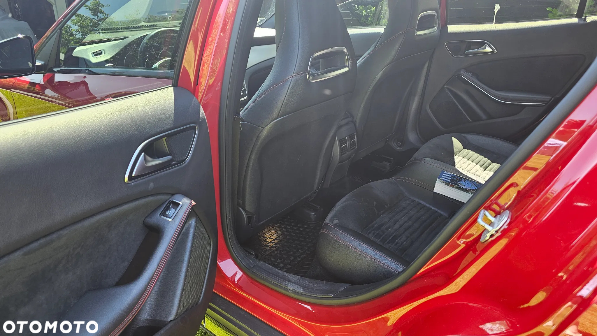 Mercedes-Benz GLA - 23