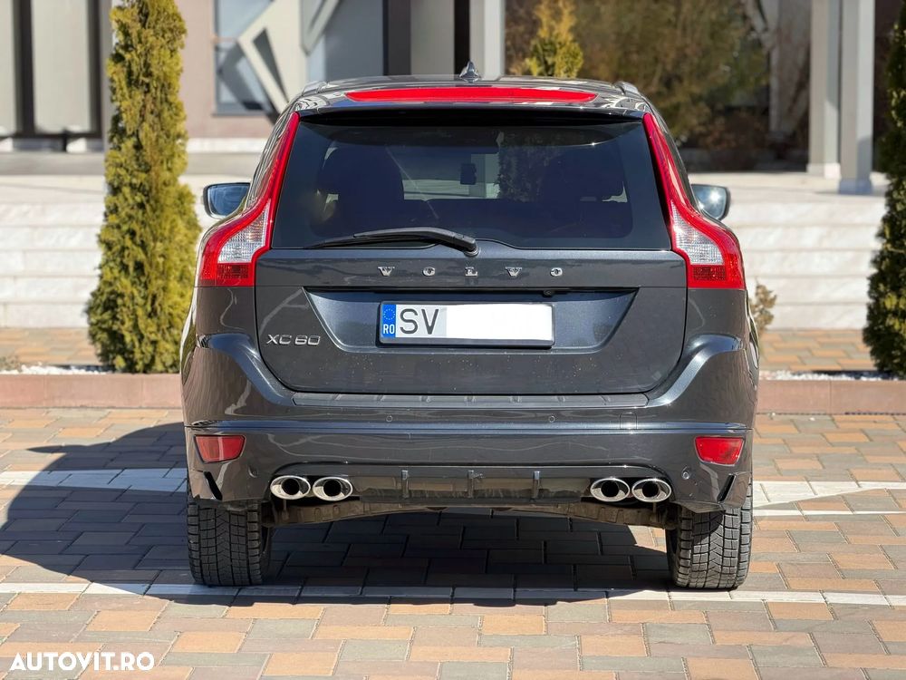 Volvo XC 60 D5 AWD Geartronic Summum - 6