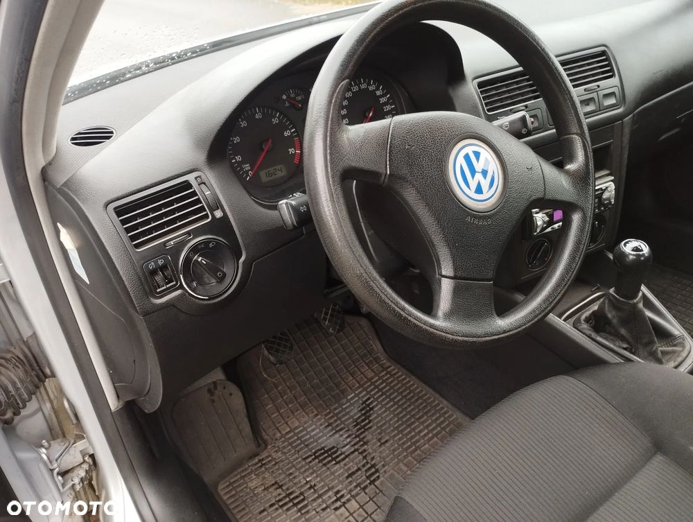 Volkswagen Bora 1.6 - 9