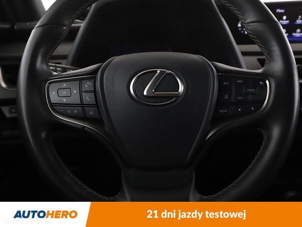 Lexus UX - 18